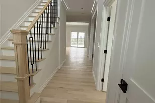 7 Greenway Cir, Syosset, NY 11791 - Photo 21