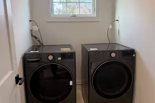 7 Greenway Cir, Syosset, NY 11791 - Photo 17