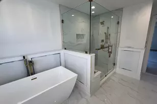 7 Greenway Cir, Syosset, NY 11791 - Photo 13