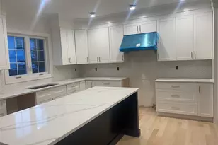 7 Greenway Cir, Syosset, NY 11791 - Photo 5