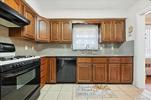 4 E Carpenter St, Valley Stream, NY 11580 - Photo 9