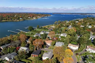 115 Shore Rd, Manhasset, NY 11030 - Photo 3