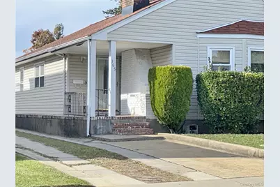 365 Wallace Street, Freeport, NY 11520 - Photo 3