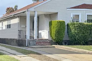 365 Wallace St, Freeport, NY 11520 - Photo 3