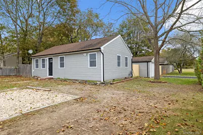 803 Meade Avenue, Bellport, NY 11713 - Photo 3