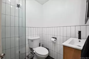 335 Summit Ave, Cedarhurst, NY 11516 - Photo 31