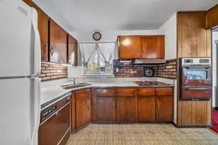 102 Jacqueline Ln, Centereach, NY 11720 - Photo 9