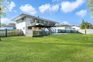 102 Jacqueline Ln, Centereach, NY 11720 - Photo 23