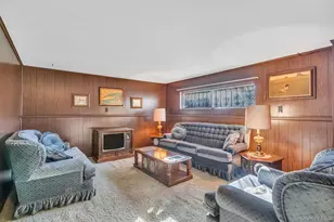 102 Jacqueline Ln, Centereach, NY 11720 - Photo 15