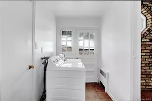 5 Chatham Pl, Dix Hills, NY 11746 - Photo 23