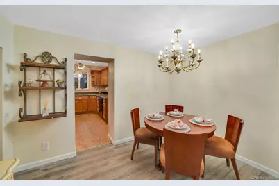 10 Siracusa Boulevard, Smithtown, NY 11787 - Photo 17