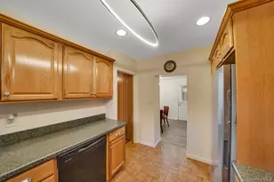 10 Siracusa Blvd, Smithtown, NY 11787 - Photo 21