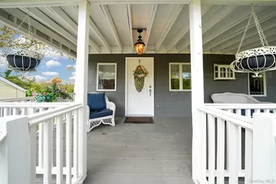 10 Siracusa Boulevard, Smithtown, NY 11787 - Photo 7