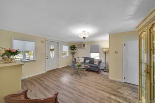 10 Siracusa Blvd, Smithtown, NY 11787 - Photo 13