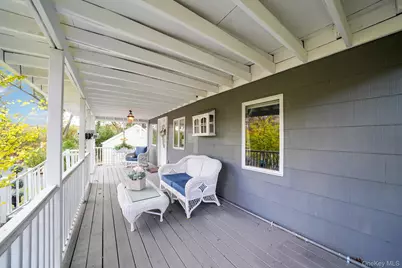 10 Siracusa Boulevard, Smithtown, NY 11787 - Photo 9