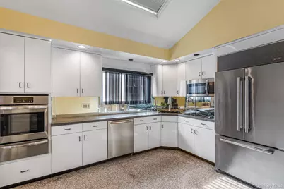 16148 84th Street, Howard Beach, NY 11414 - Photo 11