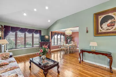 16148 84th Street, Howard Beach, NY 11414 - Photo 9