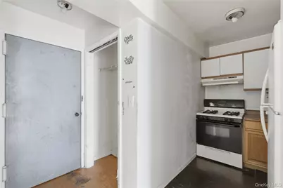 4600 Bronx Boulevard, Bronx, NY 10470 - Photo 11