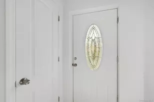 820 Hollywood Ave, Bronx, NY 10465 - Photo 3