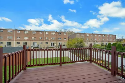 820 Hollywood Avenue, Bronx, NY 10465 - Photo 13