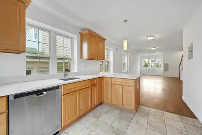 820 Hollywood Avenue, Bronx, NY 10465 - Photo 15