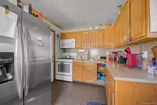 2182 Bright Ave, East Meadow, NY 11554 - Photo 7