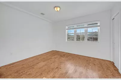 822 Hollywood Avenue, Bronx, NY 10465 - Photo 17