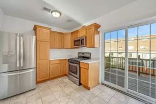 822 Hollywood Ave, Bronx, NY 10465 - Photo 11