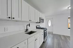 822 Hollywood Ave, Bronx, NY 10465 - Photo 37