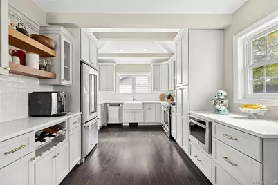 34 Davis Road, Port Washington, NY 11050 - Photo 7