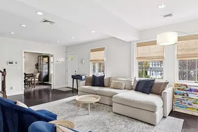 34 Davis Road, Port Washington, NY 11050 - Photo 3