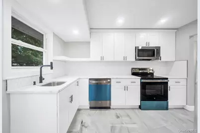 3004 New London Avenue, Medford, NY 11763 - Photo 11