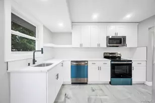 3004 New London Ave, Medford, NY 11763 - Photo 11