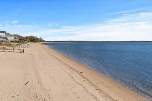 33 Willow St, Aquebogue, NY 11931 - Photo 3