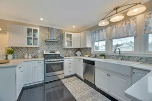 33 Willow St, Aquebogue, NY 11931 - Photo 9