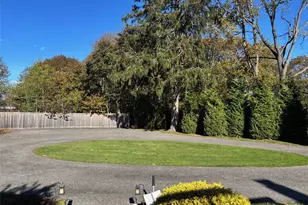 185 S Country Rd, Patchogue, NY 11772 - Photo 47