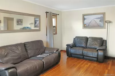 234 Nassau Boulevard, Garden City South, NY 11530 - Photo 3