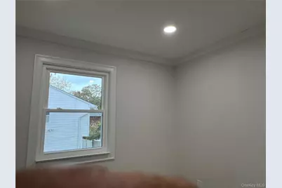 683 Old Bethpage Road, Plainview, NY 11804 - Photo 9