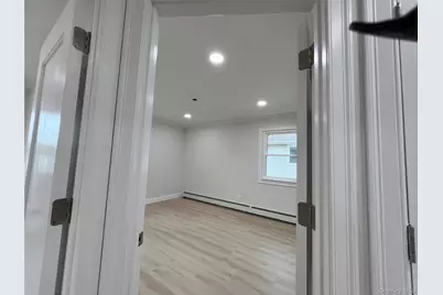 683 Old Bethpage Road, Plainview, NY 11804 - Photo 11