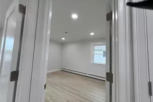 683 Old Bethpage Rd, Plainview, NY 11804 - Photo 11