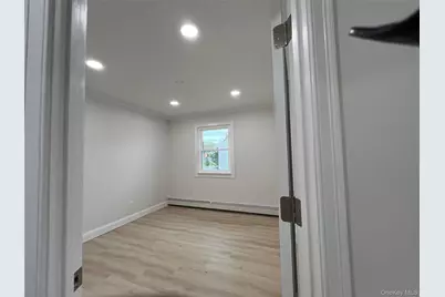 683 Old Bethpage Road, Plainview, NY 11804 - Photo 13