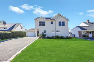 20 Bridge Ln, Hicksville, NY 11801 - Photo 19