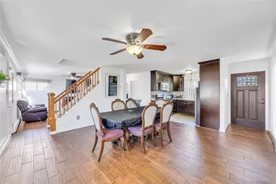 20 Bridge Lane, Hicksville, NY 11801 - Photo 5