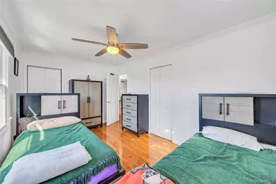 20 Bridge Lane, Hicksville, NY 11801 - Photo 15