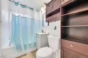 20 Bridge Ln, Hicksville, NY 11801 - Photo 9