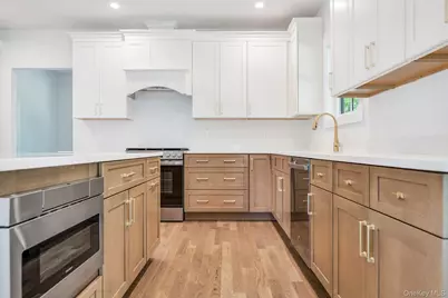 84 W James Hawkins Road, Moriches, NY 11955 - Photo 17