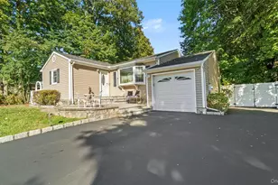 2880 Brookfield Dr, Yorktown Heights, NY 10598 - Photo 9
