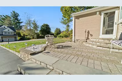2880 Brookfield Drive, Yorktown Heights, NY 10598 - Photo 3