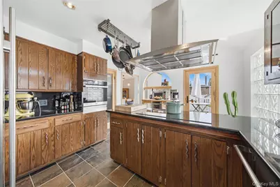 107 1st Place, Bellmore, NY 11710 - Photo 11