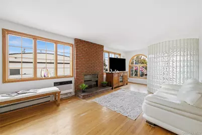 107 1st Place, Bellmore, NY 11710 - Photo 3